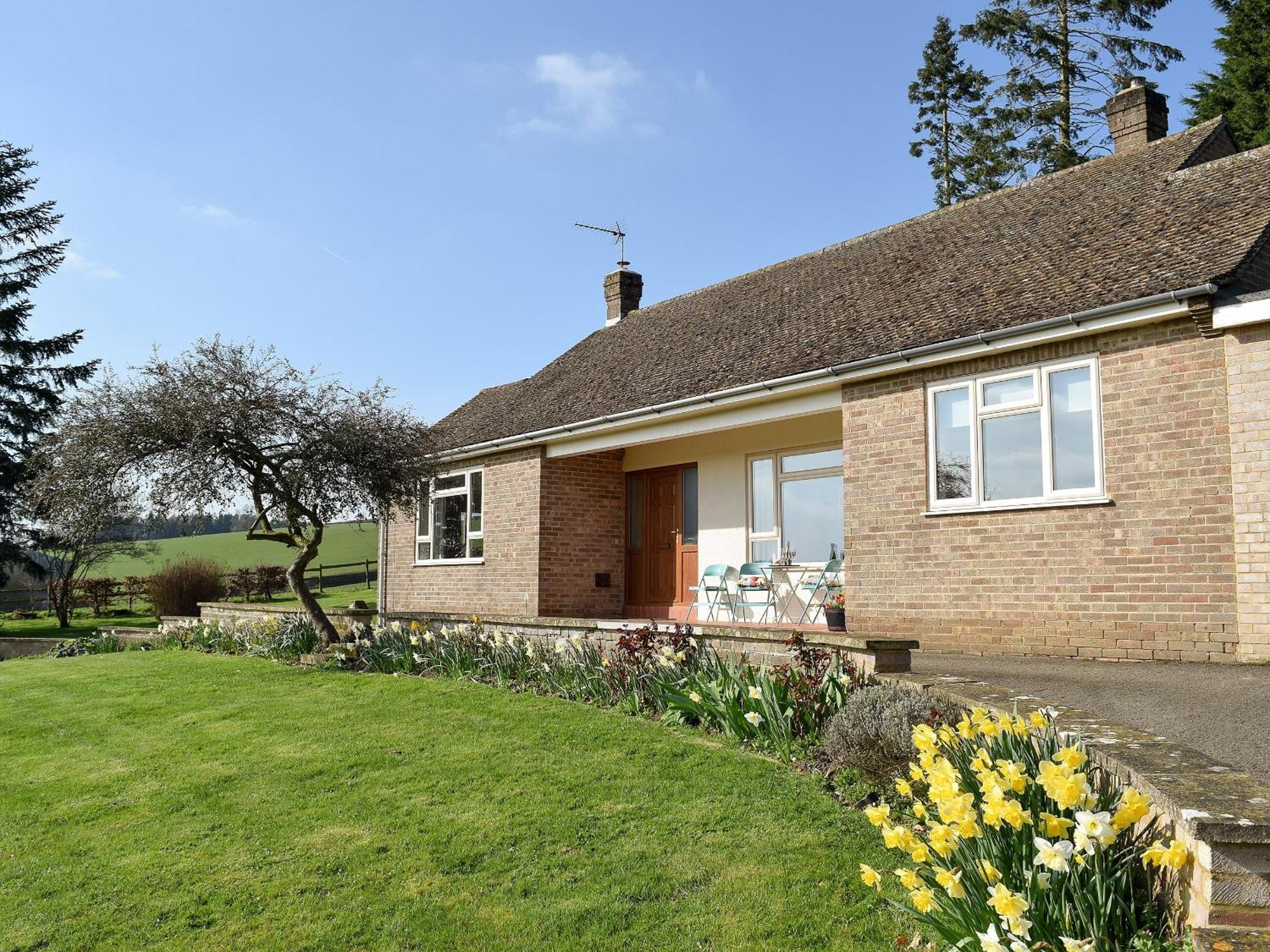 Roundhill * Eydon